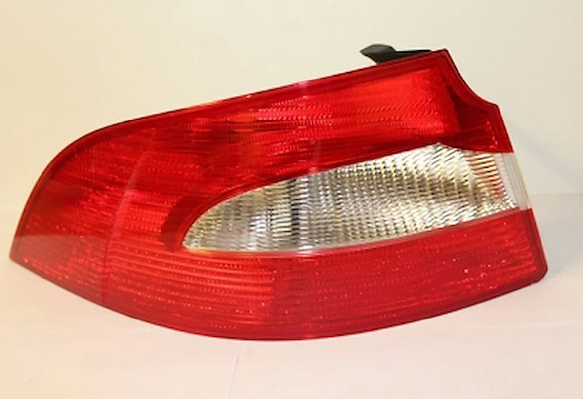 Vw Superb  2008 2015 Stop Lambası Dış Sol  (Oem No:3T5945111)