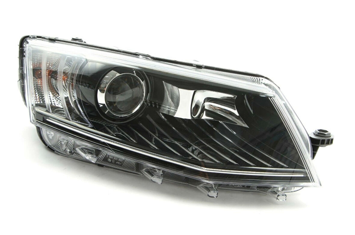 Vw Octavia 2013- Far Sağ Xenon (Oem No:5E1941018B)