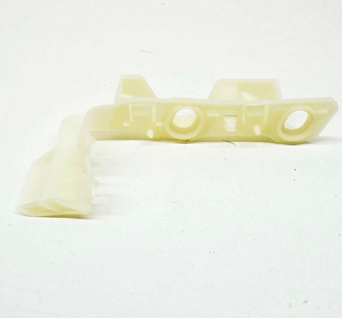 Tampon Bağlantı Braketi A4 2016 Sonrası Ön Sağ (Oem No:8W0807284)