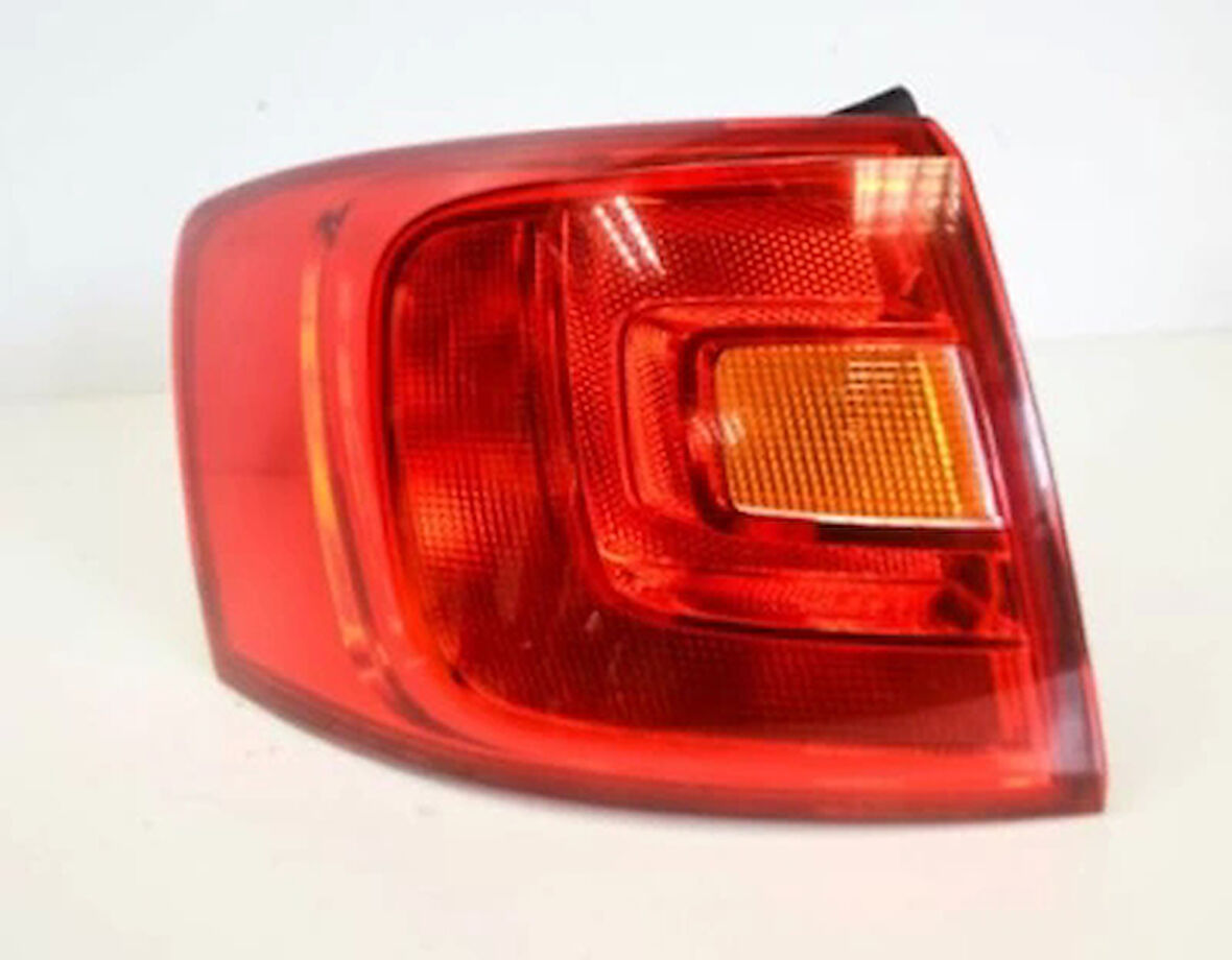 Stop Lambası Jetta 2011-2014  Dış Sol (Oem No:5C6945095E)