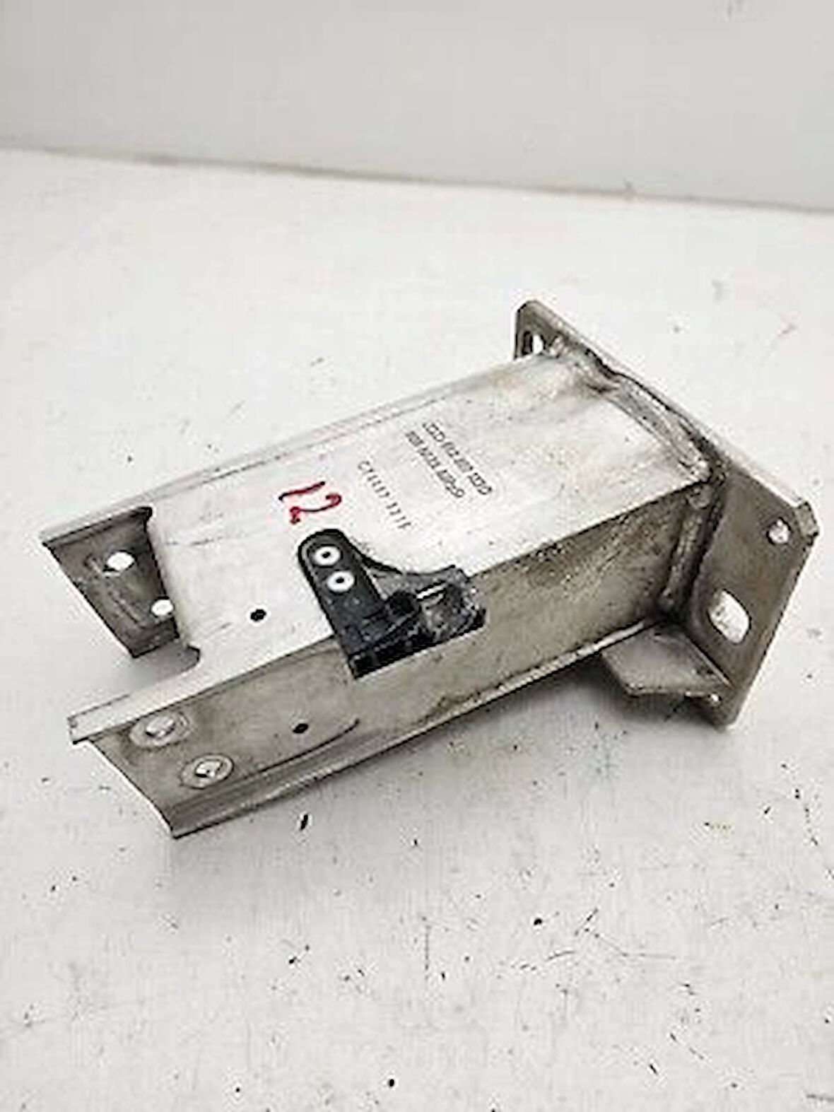 Tampon Destek Demiri A4 / A5  2008 2015 Ön Sol (Oem No:8K0807133D)