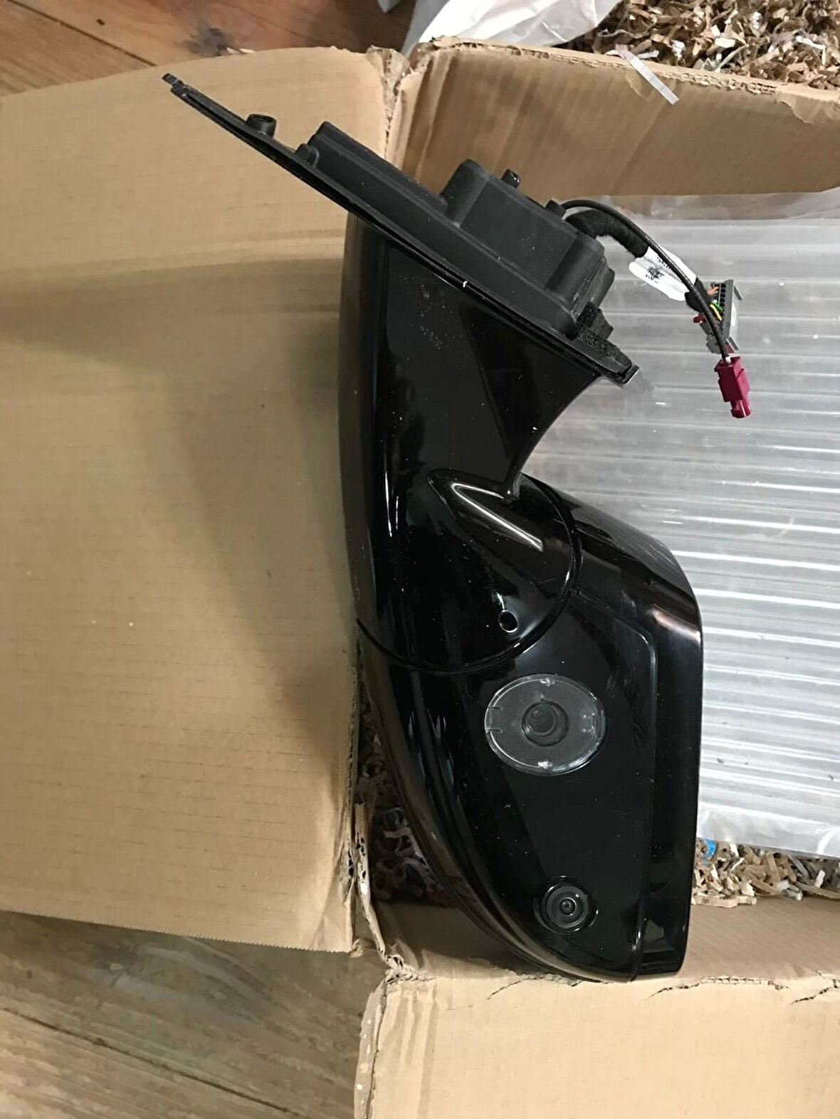 Land Rover Range R. Evoque L 551 Elek. Kat. Ayna 2022- Sonrası  Kamera Ec Cam Blıs 16+1 Pın Sağ (Oem No:Lr114768)