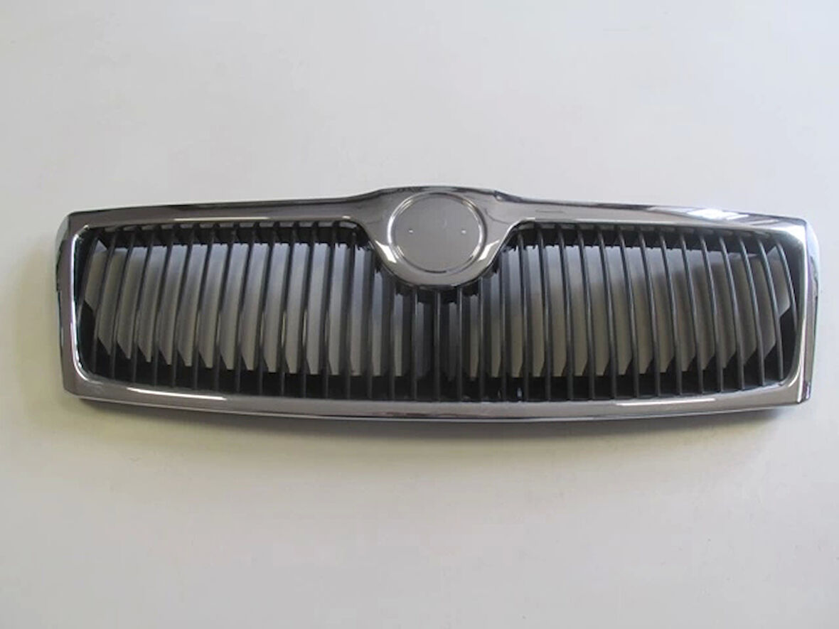Skoda Octavia- 2005-2009  Ön Panjur (İç Petekleri Siyah/Nikelaj Çerçeveli)