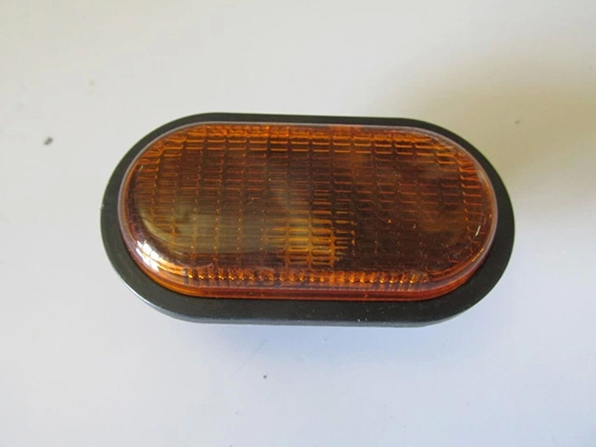 Renault Clio- 2- Sd/Hb- 2002-2006  Ön Çamurluk Sinyali Sarı Sağ/Sol Aynı (Adet) (Arkası Saclı) (Oem No:7700822136)