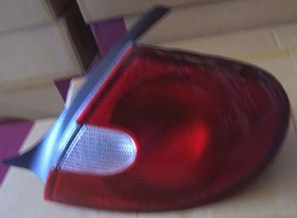 Chrysler Neon- 2000-2002  Stop Lambası Sağ Kırmızı/Beyaz (Tyc) (Oem No:5288526Aj)