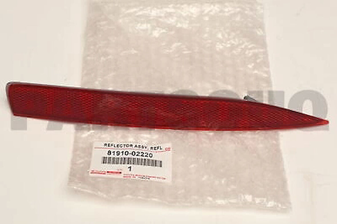 Toyota Corolla- E210- 2019-2024  Arka Tampon Reflektörü Sağ (Oem No:8191002220)