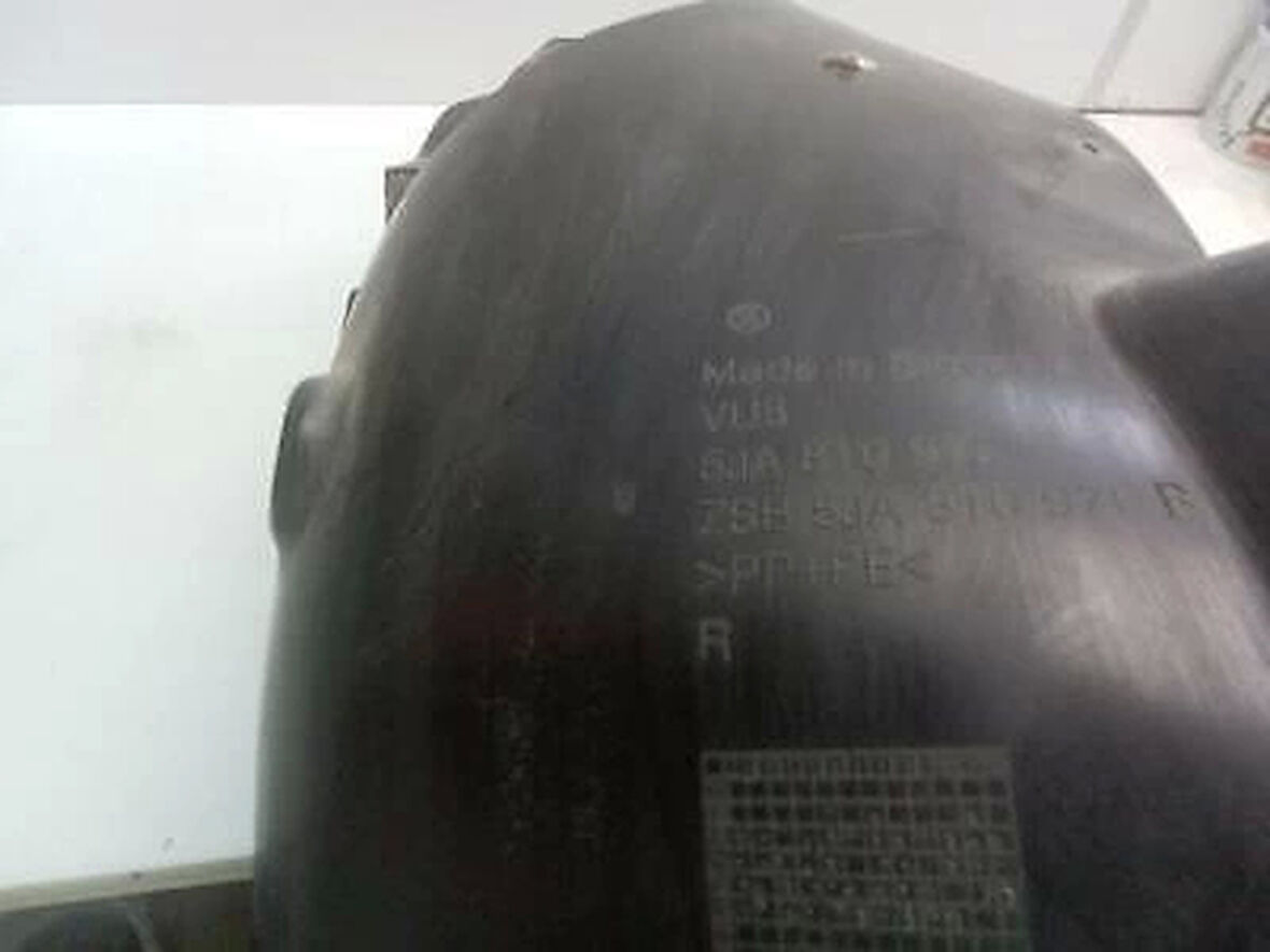 Skoda Rapid- 2013-2018  Arka Çamurluk Davlumbazı Sağ (Tyg) (Oem No:5Ja810970B)