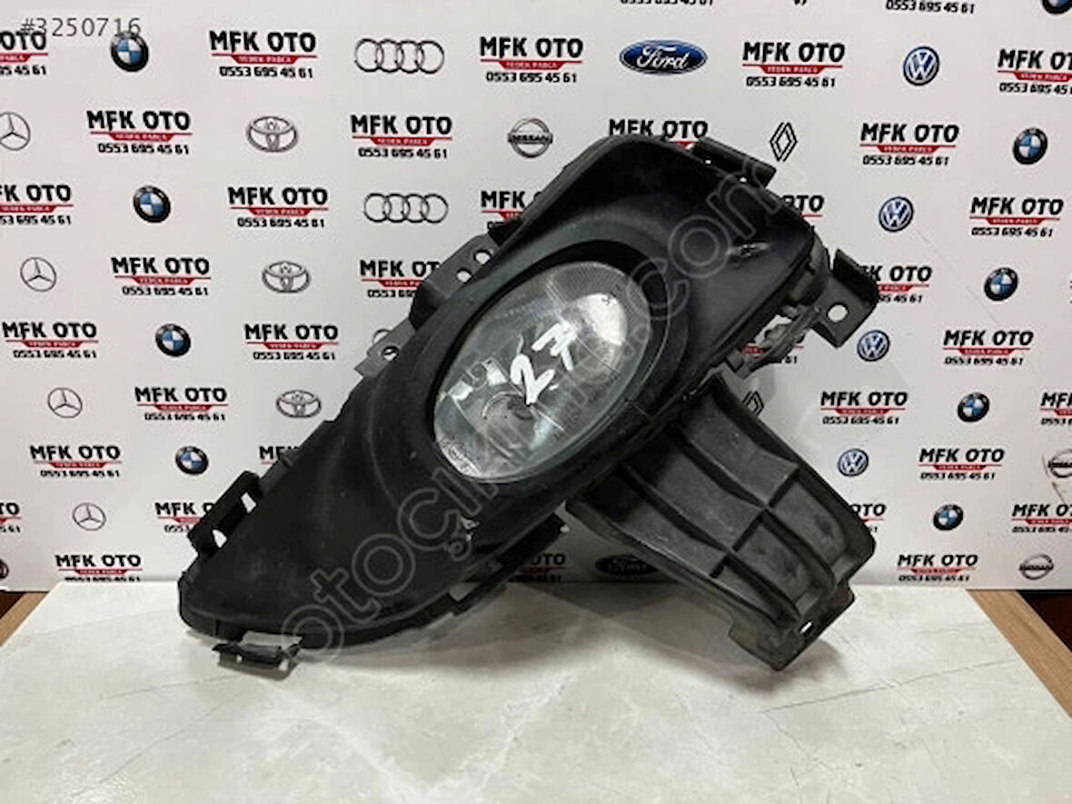 Mazda 3 Sd 2003-2006 Sis Lambası Sol  Yuvarlak Spor Tip (Çerçevesi İle Birlikte) (Famella)