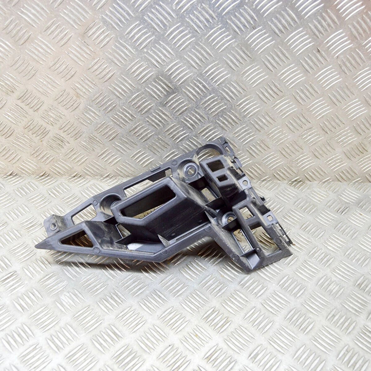 PSA 208 I 2015-2019 Tampon Panjuru Alt Ön Oem No (9810516180)