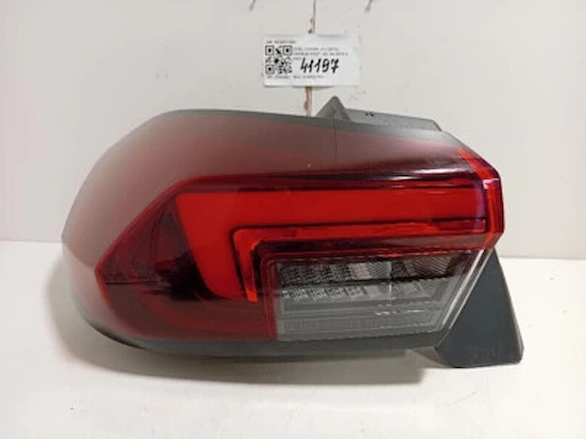 opel corsa- f- 2024-2025  dış stop lambası sağ kırmızı/beyaz/ledlı (tw) Oem No (9829317880)