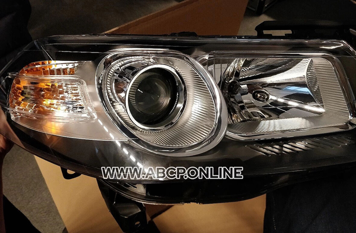 Renault Megane IV Saloon 2015- Far Sağ Oem No (260106827R)