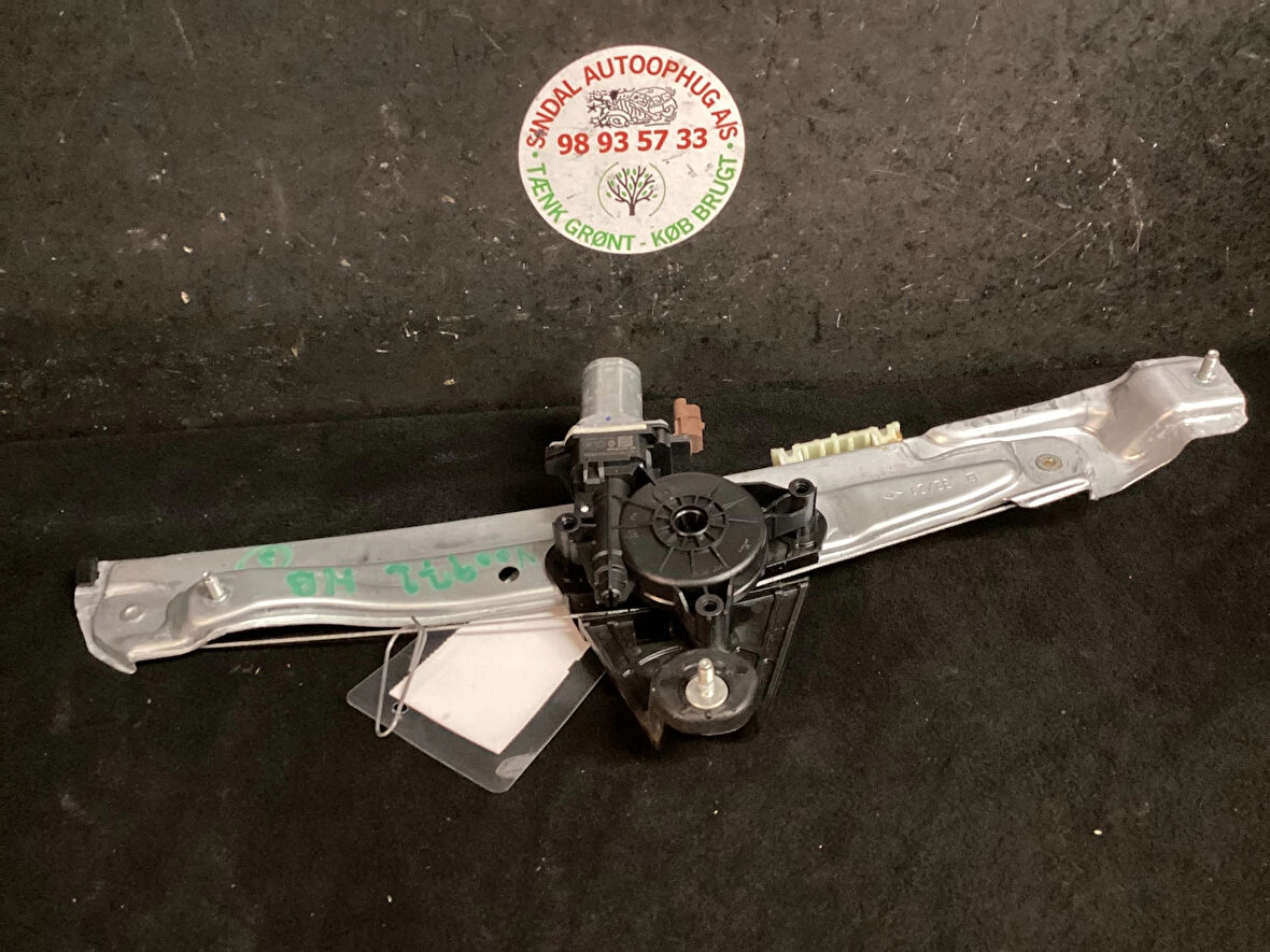 Dacia Sandero III Stepway Sağ Arka Cam Krikosu (Orijinal Ürün Natural Kutu) Oem No (827208625R)