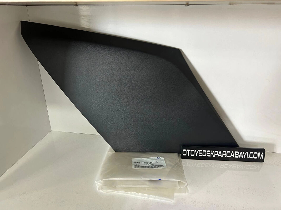 Hyundai i20 2015-2018 C Sütun Direk Bakalit Sağ Oem No (87370C8000)