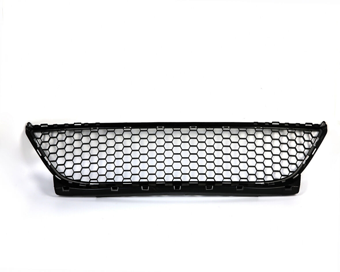 Dacia Logan Mcv 2008 Tampon Orta Izgarası Oem No (8200752803)