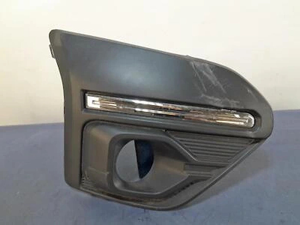 Dacia Sandero Stepway / Jogger 2020- Ön Tampon Sis Kapağı Sisli Sağ Oem No (261A29145R)