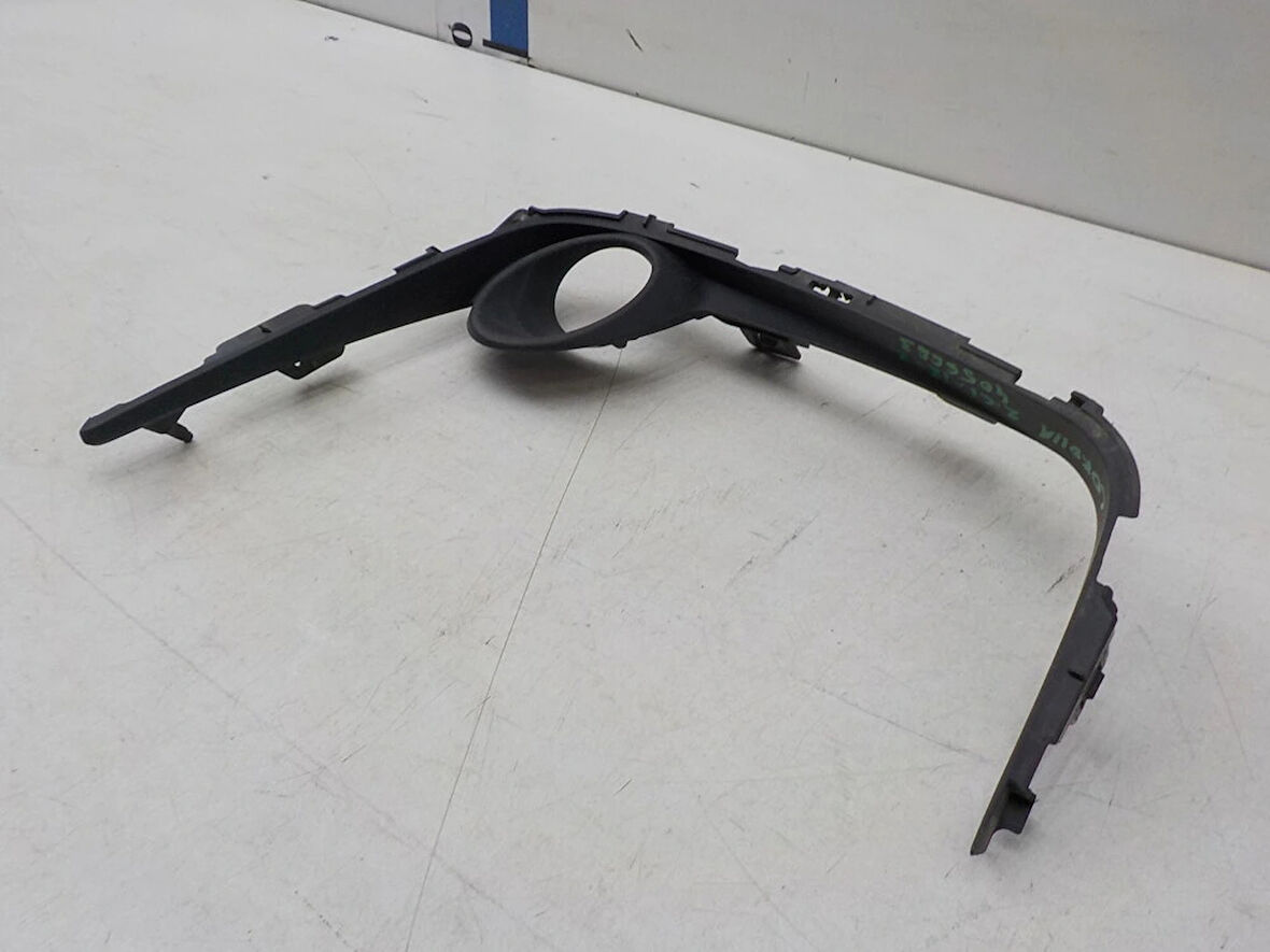 Corolla 2019- Ön Tampon Sis Kapağı Sisli Siyah Sağ Oem No (8148102A80)