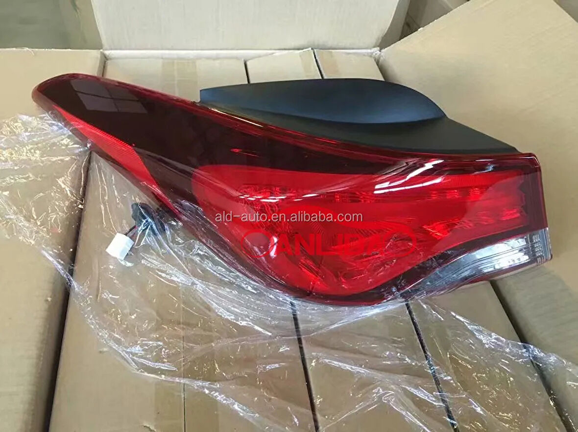 Elantra 2014- Stop Dış Sağ Oem No (92402-3X210)