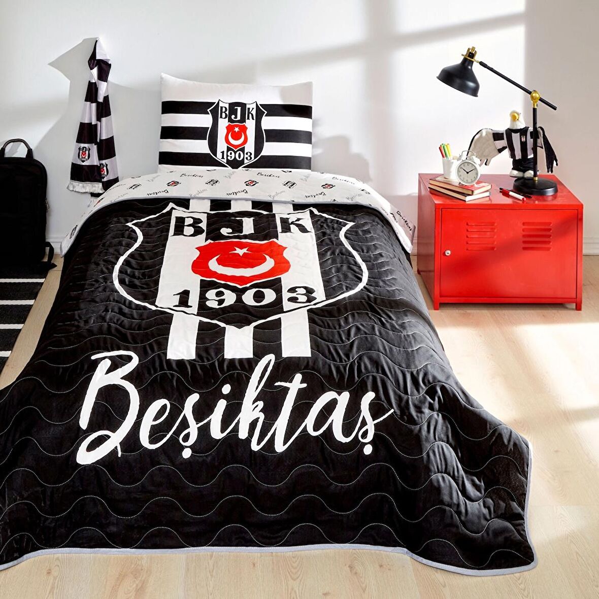 Lisanslı Beşiktaş Stripe Tek Kişilik Yatak Örtüsü Seti