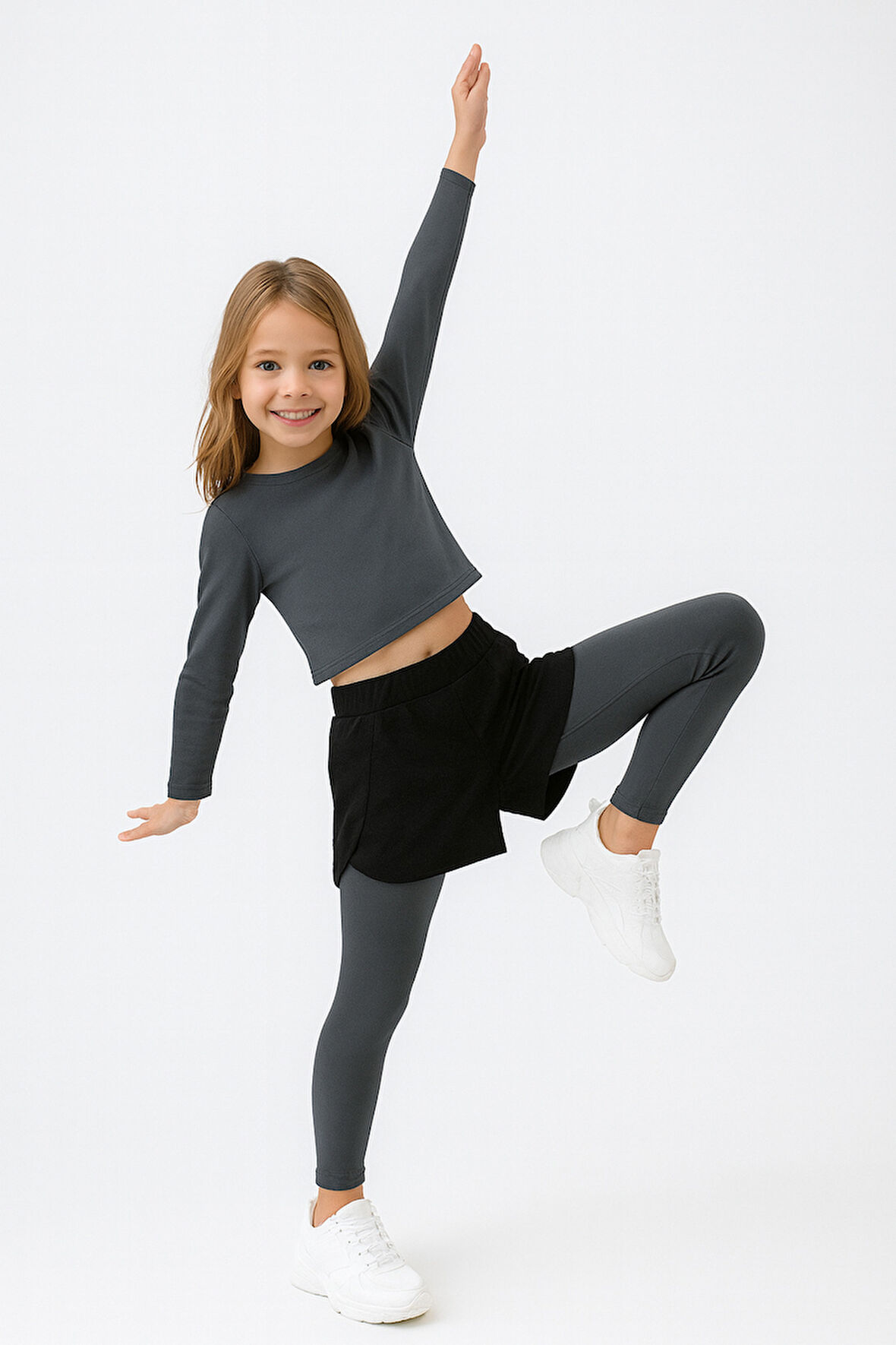 Şort Detaylı Kız Çocuk Spor Takım