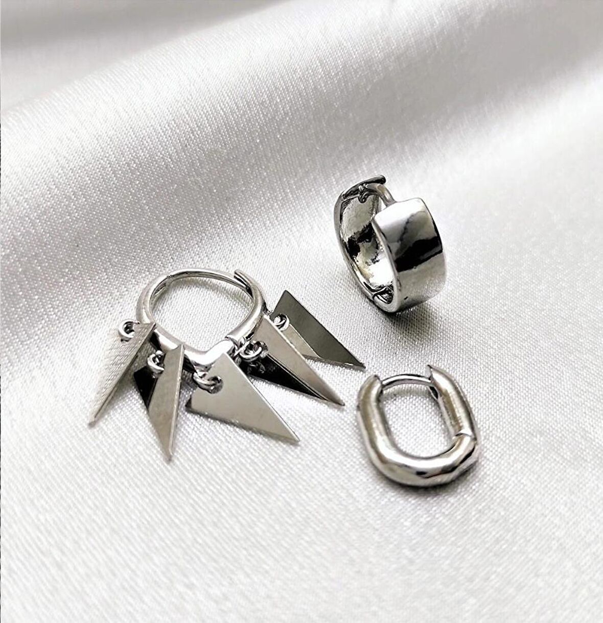 VİP SERİ ÜÇGEN SALLANTILI SHAKİRA 3 ADET KÜPE-VİPKÜ65