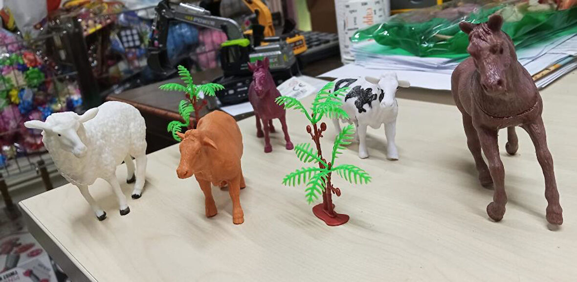 Plastik Çiftlik Hayvanları Oyuncak At Koyun İnek Tay 7 Parça