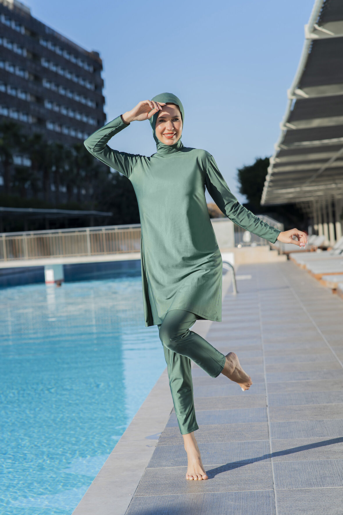 RUKOMAYO YEŞİL  RENK BALIKÇI YAKA LYCRA ( SU İTİCİ VE ÇABUK KURUYAN ) KUMAŞ TESETTÜR MAYO