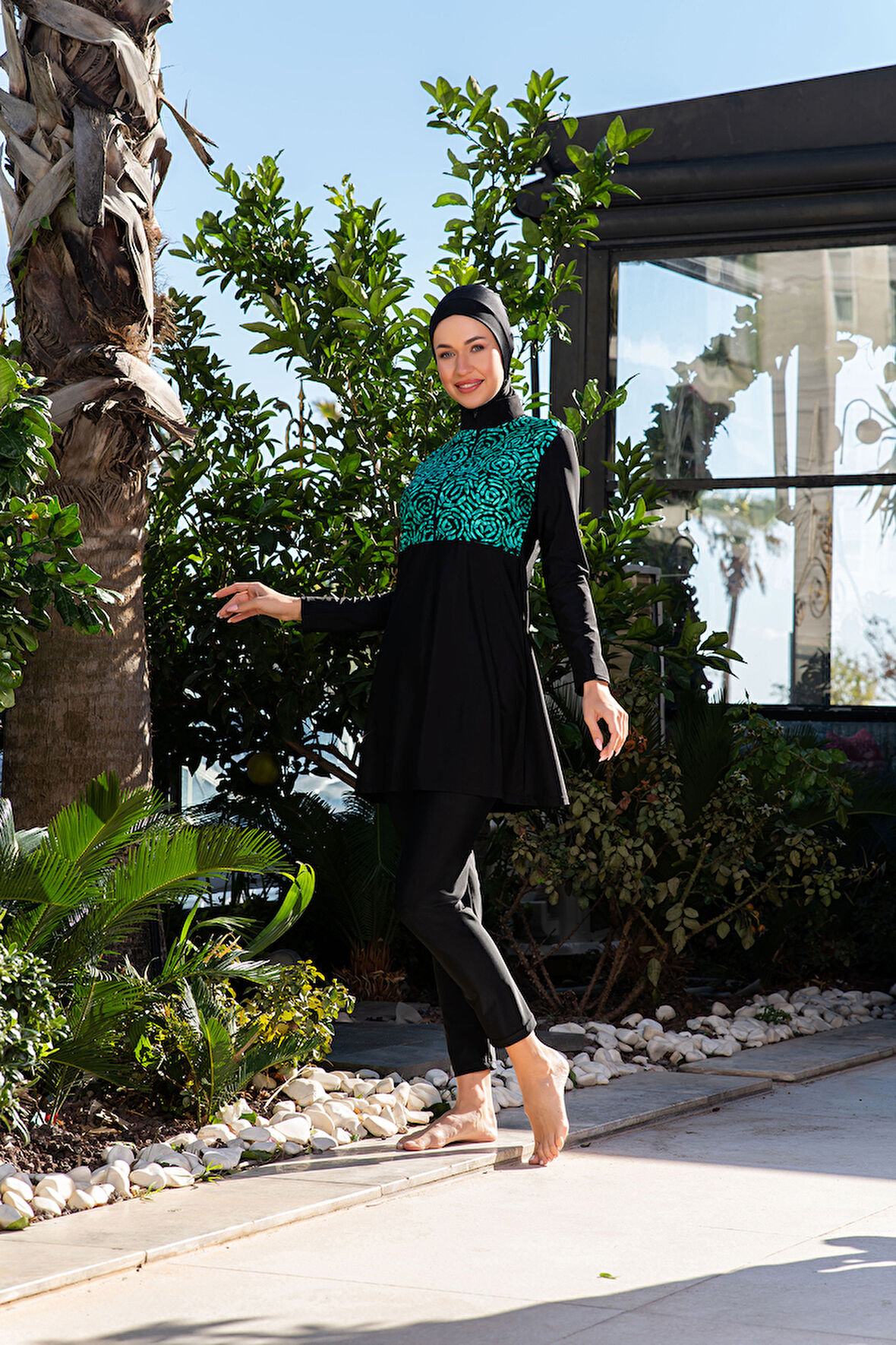 RUKOMAYO SİYAH YEŞİL DESENLİ CROP MODEL LYCRA ( SU İTİCİ VE ÇABUK KURUYAN ) KUMAŞ TESETTÜR MAYO