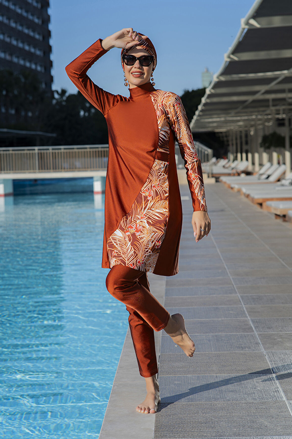 RUKOMAYO TABA ÇAPRAZ MODEL ÇİÇEK DESENLİ LYCRA ( SU İTİCİ VE ÇABUK KURUYAN ) KUMAŞ TESETTÜR MAYO