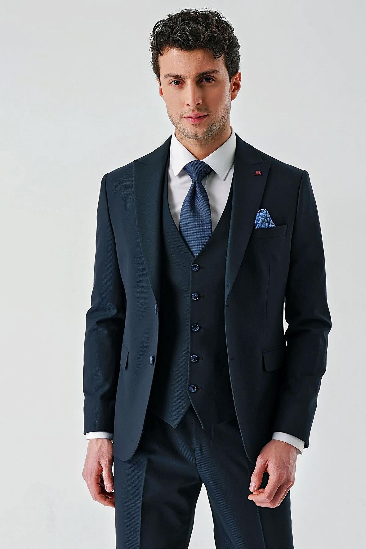 Koyu Lacivert Kırlangıç Yaka Yelekli Likralı 6 Drop Slim Fit Klasik Takım Elbise 1001240168