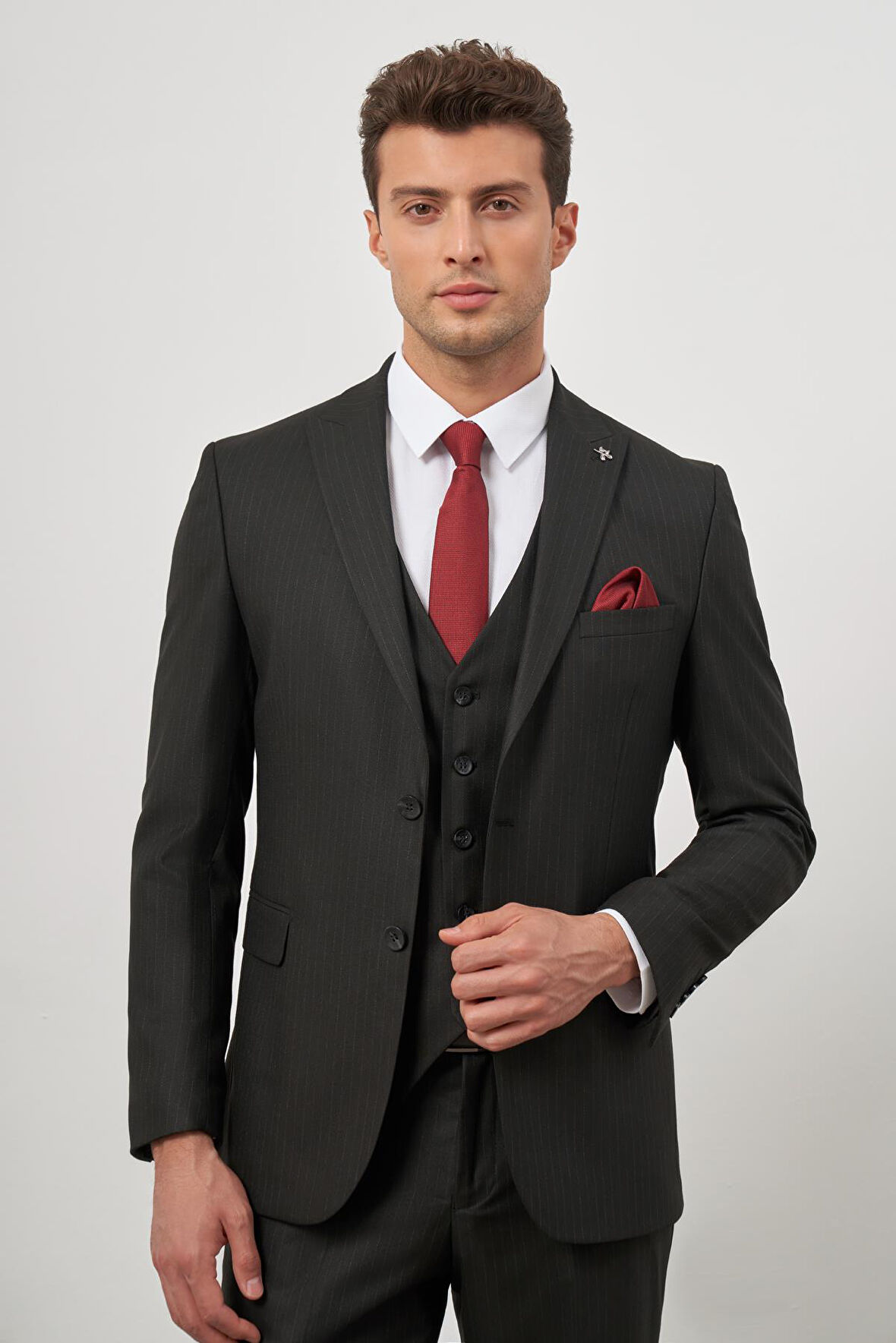 Siyah Kendinden Çizgili Desen Bez Ayağı Kılıç Yaka Tam Astar Çift Yırtmaç 2 Düğme Yelekli 6 Drop Slim Fit Classic Takım Elbise 1001245154