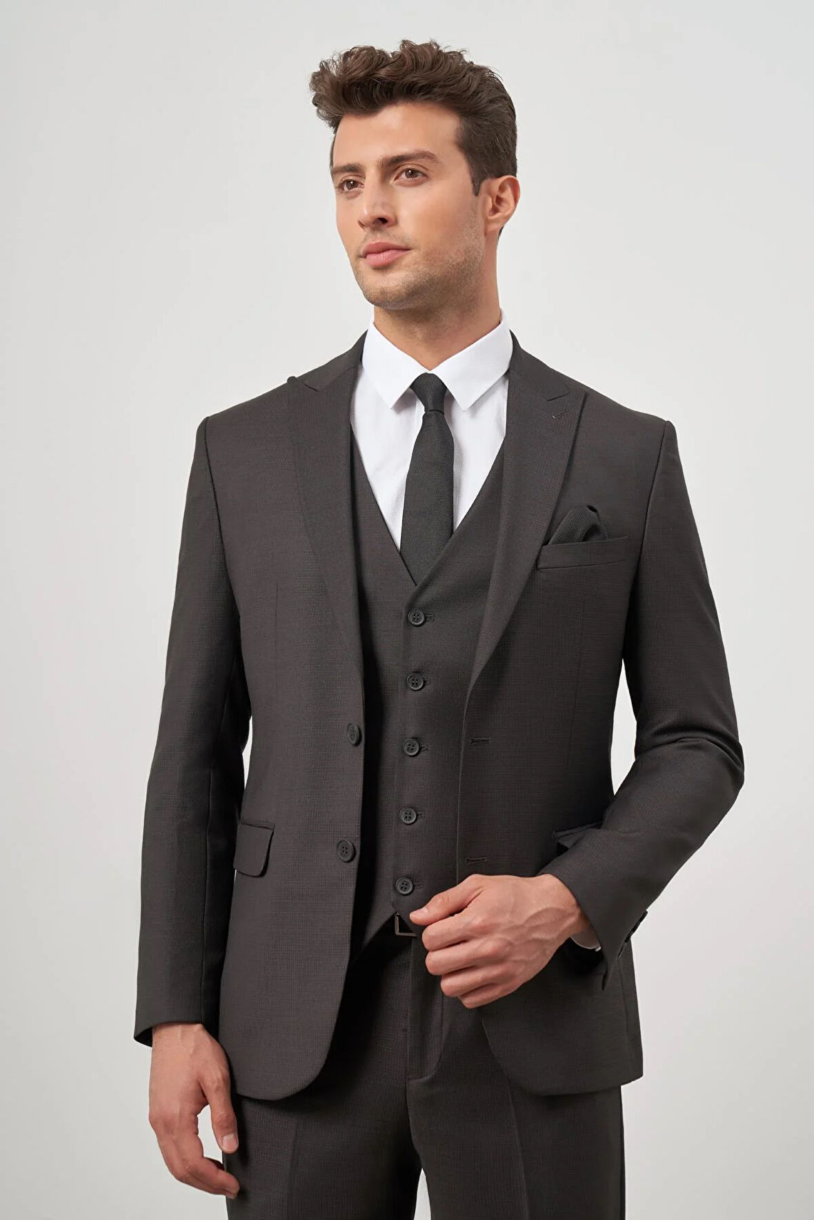 Siyah Kendinden Desenli Armürlü Kılıç Yaka Tam Astar Çift Yırtmaç 2 Düğme Yelekli 6 Drop Slim Fit Classic Takım Elbise 1001245156