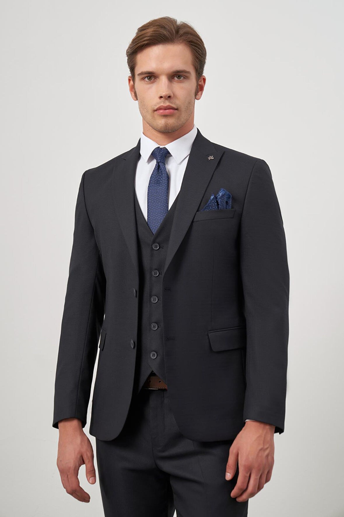 Koyu Lacivert Kendinden Desenli Armürlü Kılıç Yaka Tam Astar Çift Yırtmaç 2 Düğme Yelekli 6 Drop Slim Fit Classic Takım Elbise 1001245156