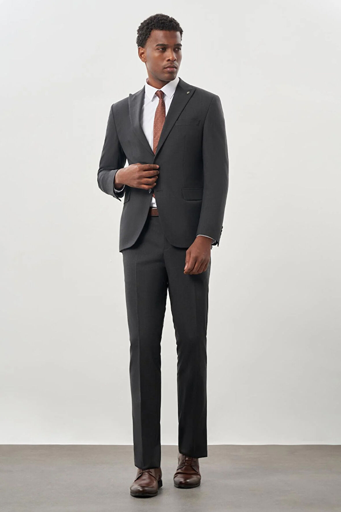 Koyu Antrasit Düz Bez Ayağı Kılıç Yaka 2 Düğme Yünlü 6 Drop Slim Fit Classic Takım Elbise 1001245179_070