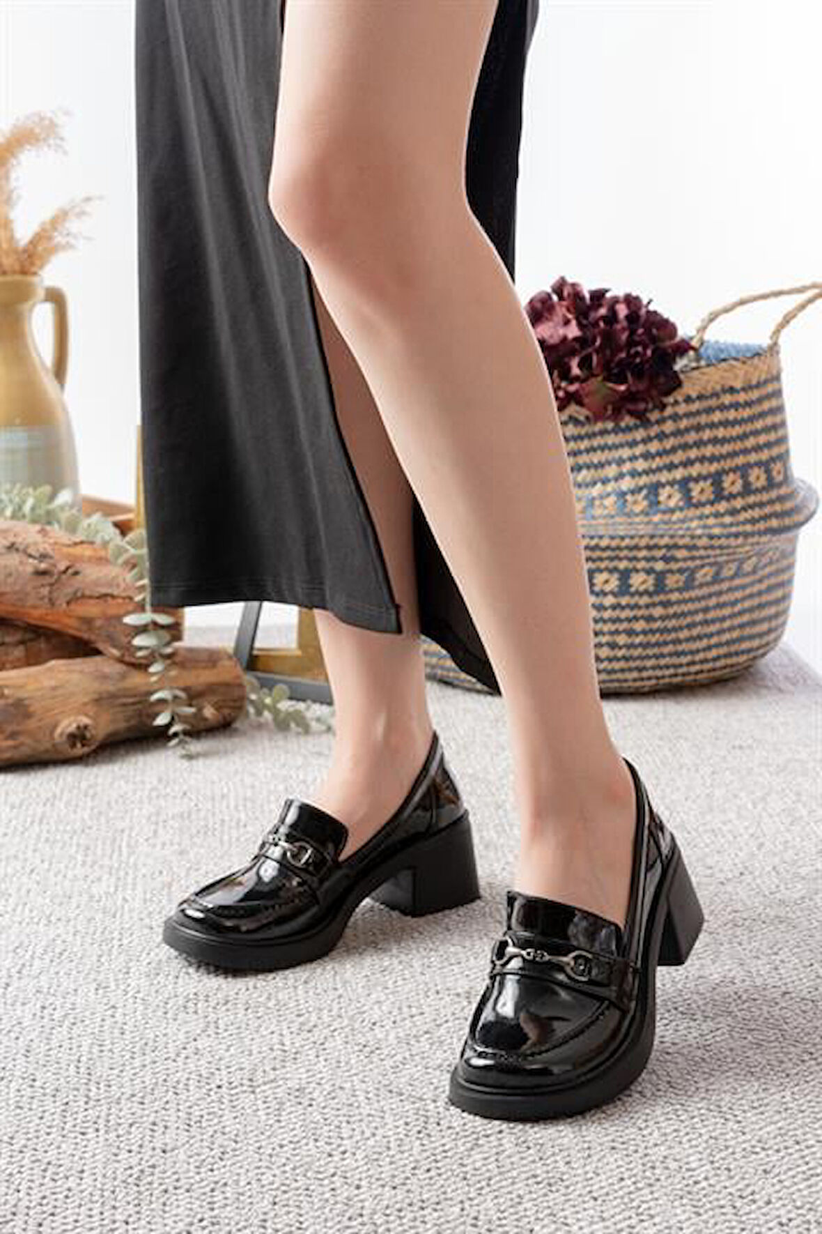 Kadın Siyah Rugan İnce Toka Detaylı 6 cm Topuklu Lofer Ayakkabı