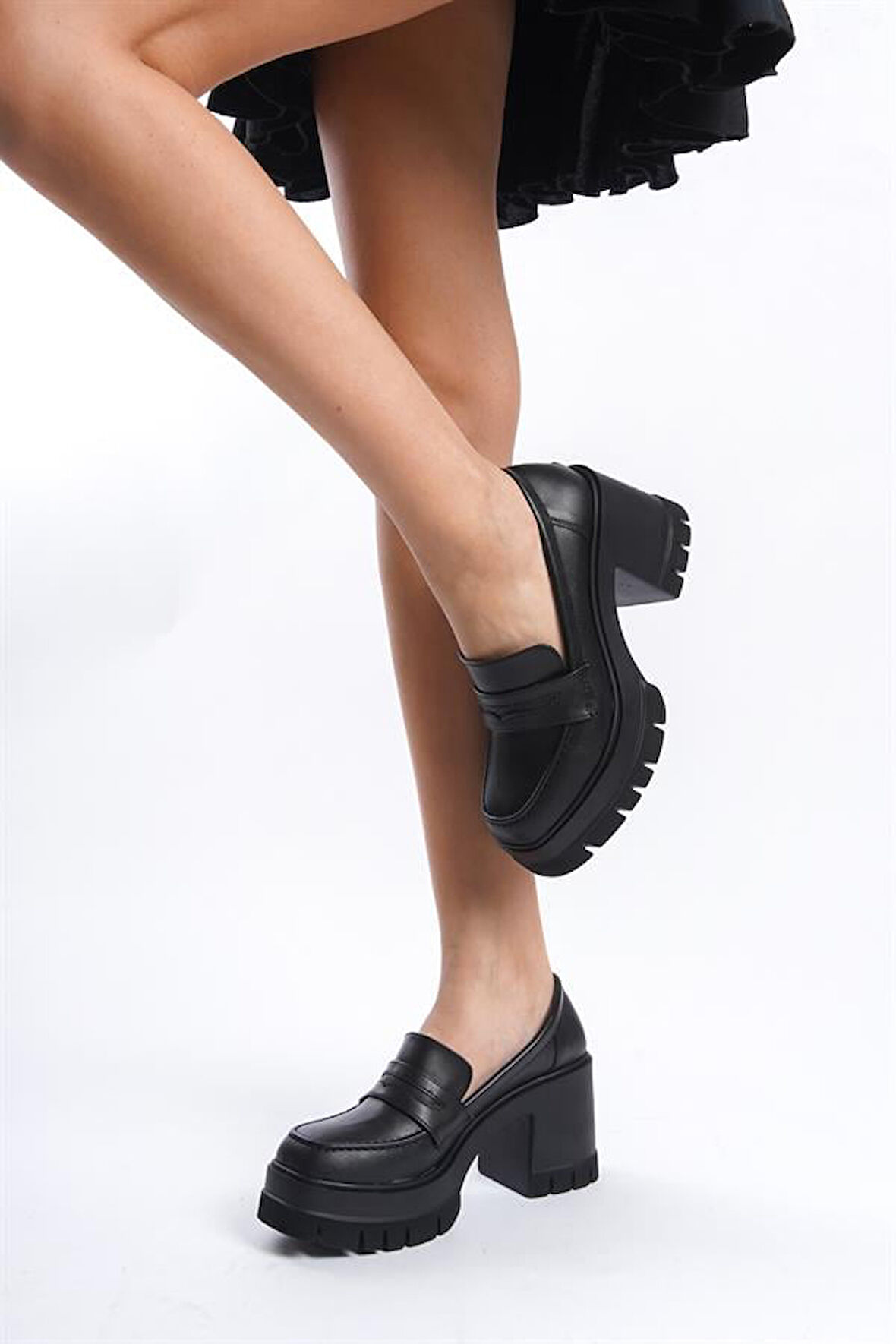 Kadın Siyah Cilt 8 cm Topuklu Platformlu Ayakkabı