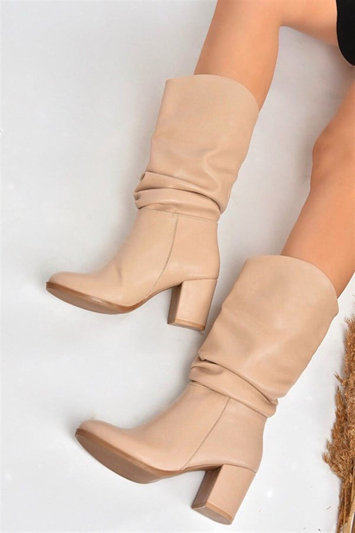 Kadın Ten Cild Körüklü Çizme