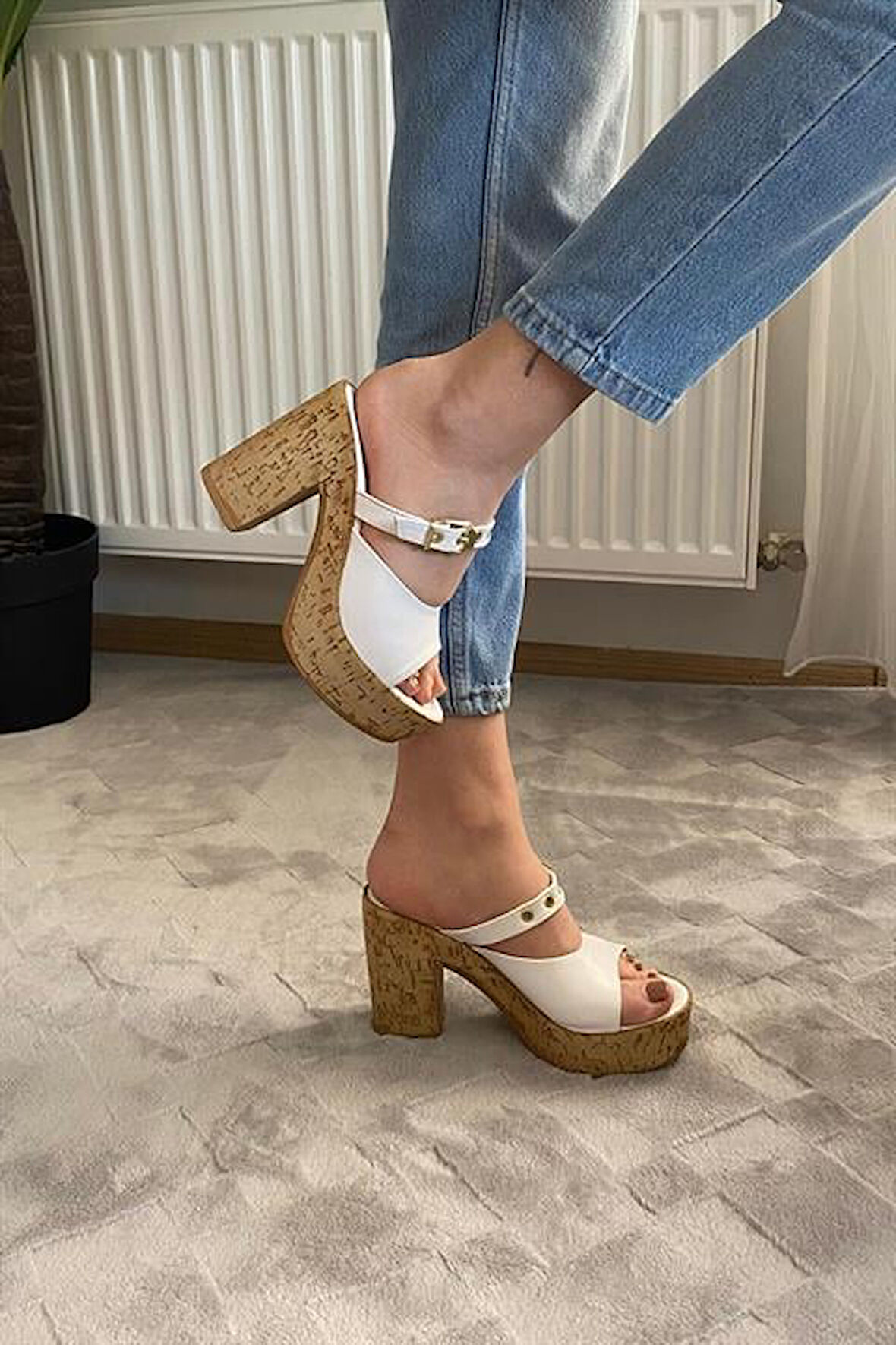 Kadın Beyaz 10 cm Platfom Topuklu Mantar Taban Terlik & Sandalet K-840