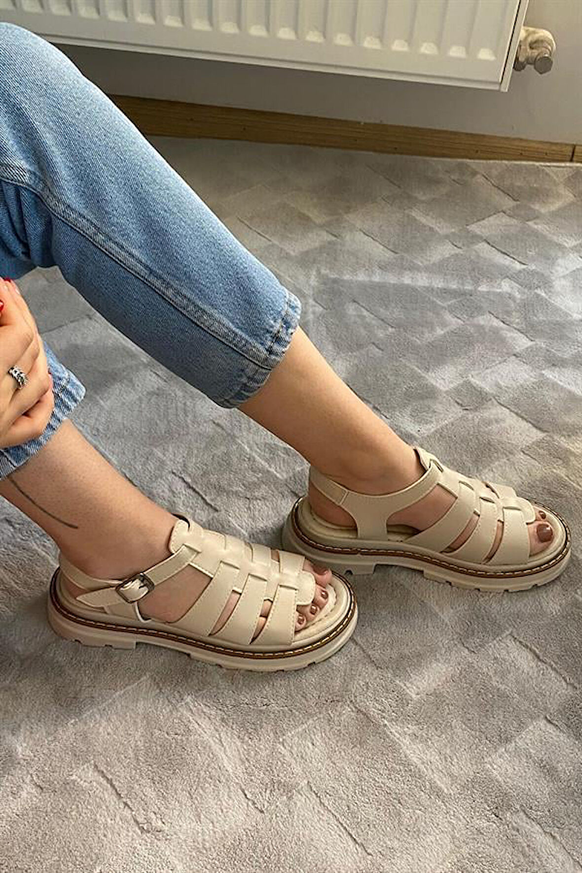 Kadın Bej Kafes Model Vardola Deyatlı  Kalın Taban Ortopedik  Sandalet  K-140