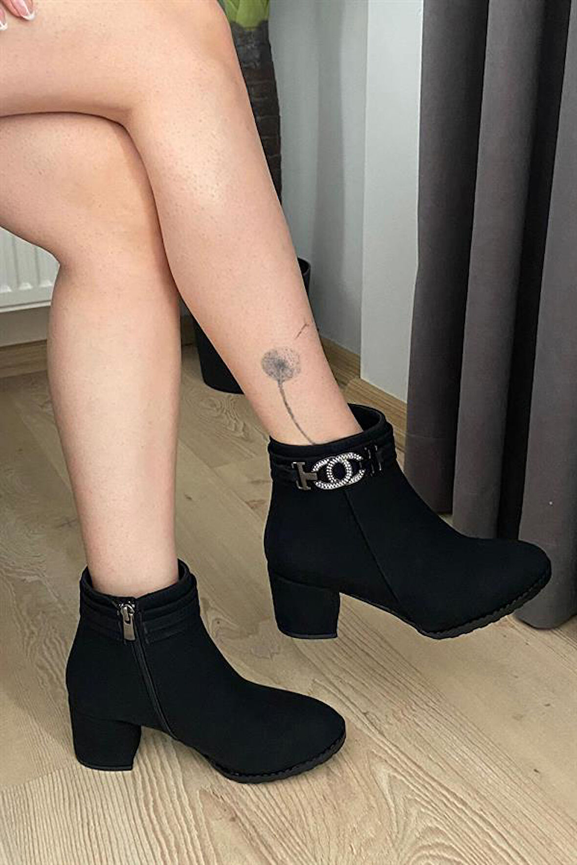 Kadın Hana Siyah Zümrür Taşlı Tokalı ( 6 cm ) Topuklu Oval Burun Bot