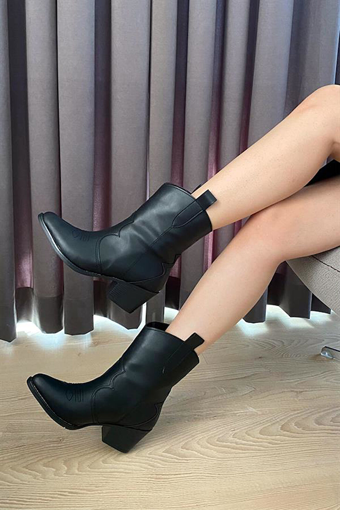 Kadın Kısa Topuklu Kovboy Bot