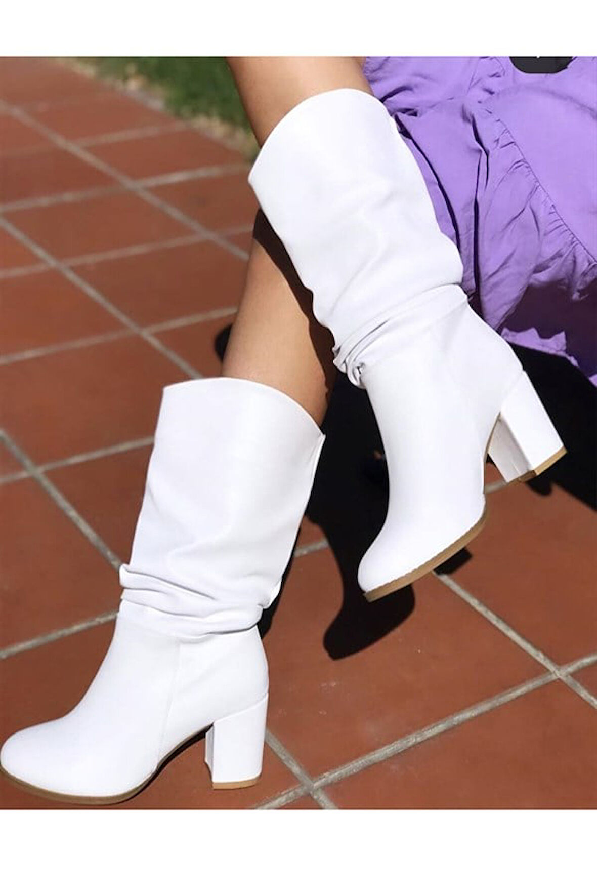 Kadın Beyaz Cilt Körüklü Çizme