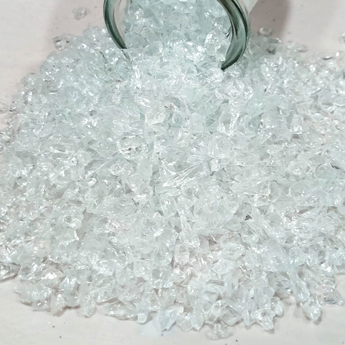 Dekoratif Gerçek Cam Kırığı (4-8 MM Arlığında  50 GR) Sade Beyaz (Düz)