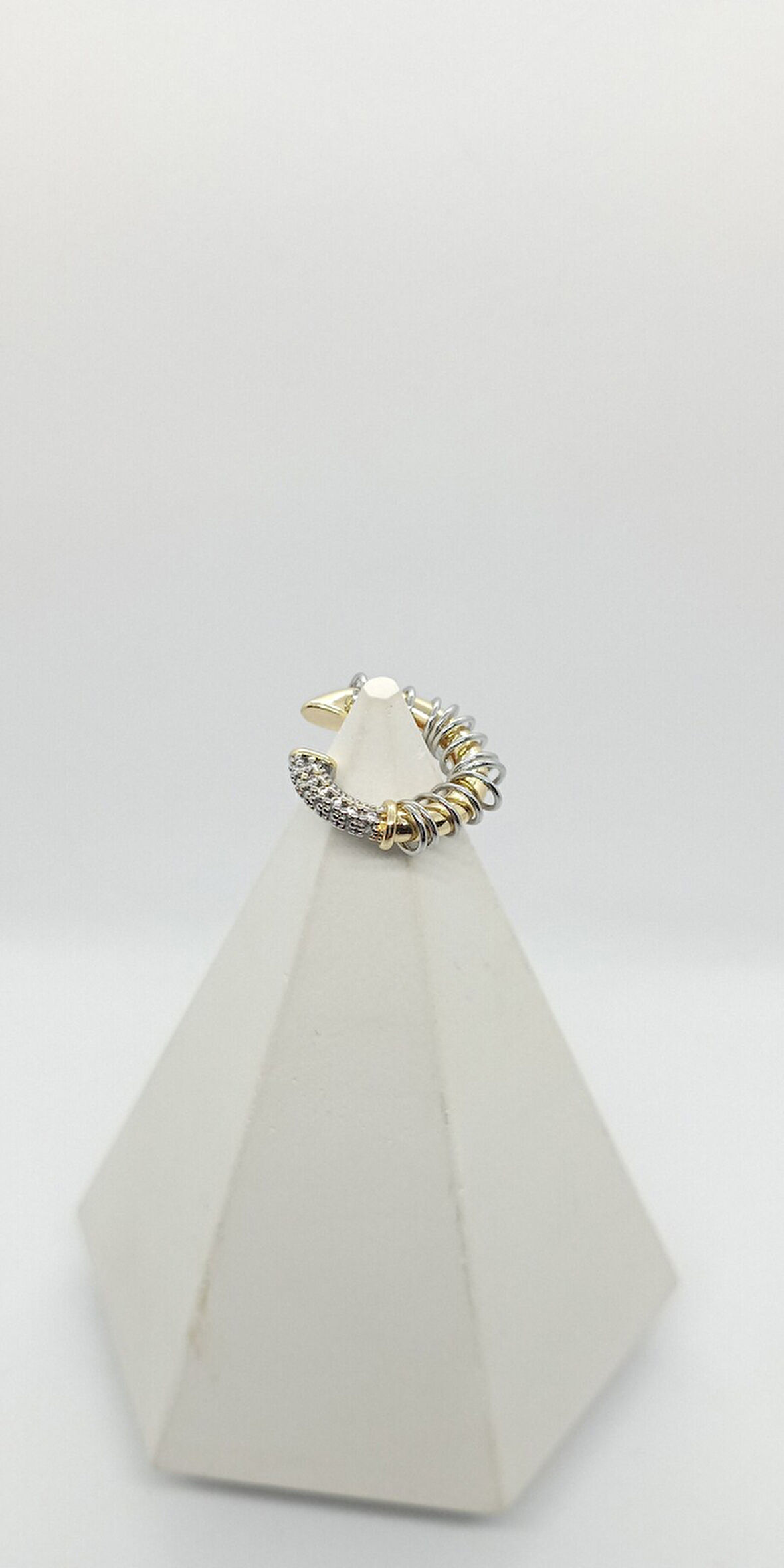 Gold Renk Sarmal Halka ve Taş Detaylı Earcuff