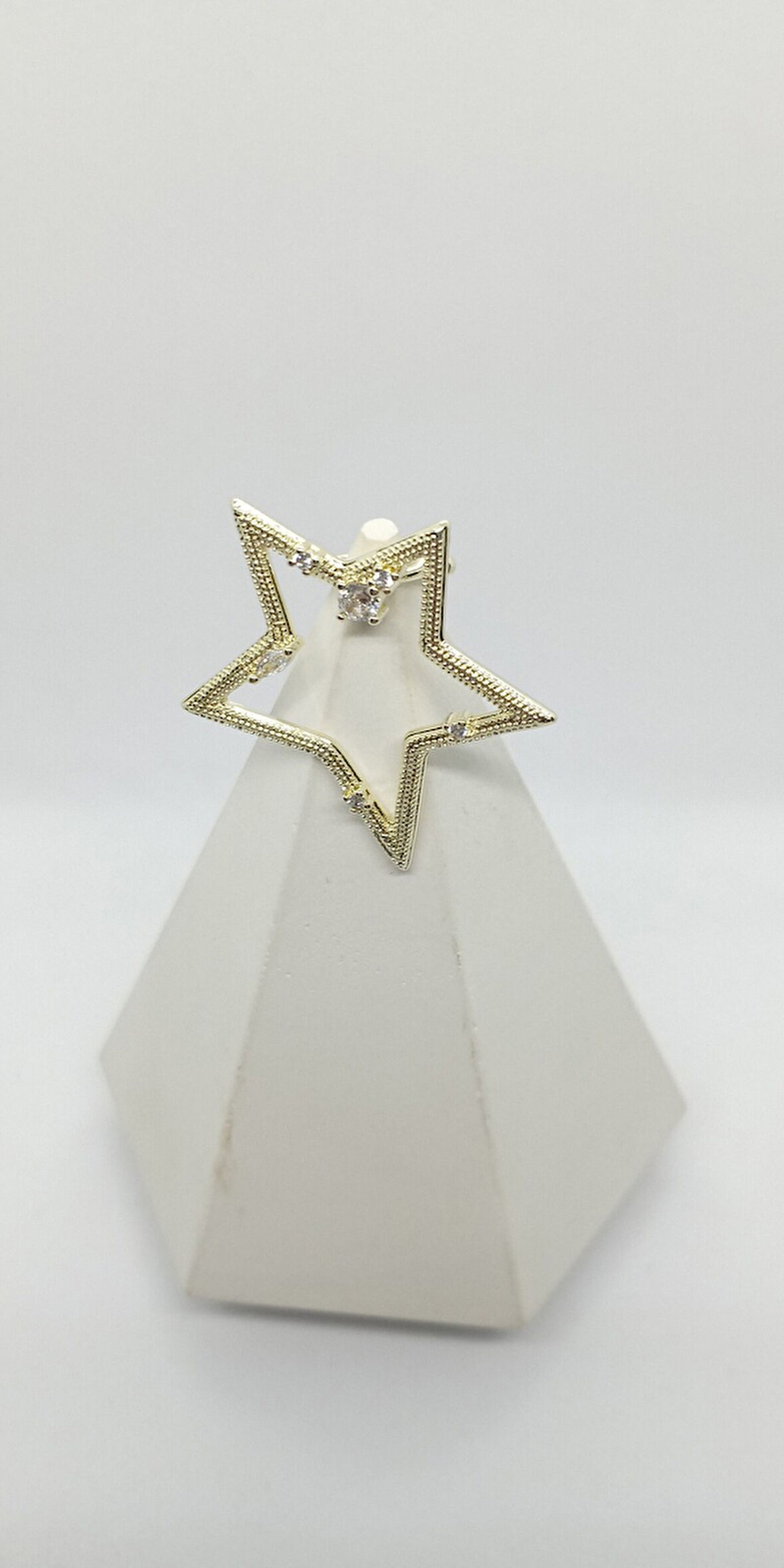 Gold Renk Taş Detaylı Yıldız Figür Earcuff