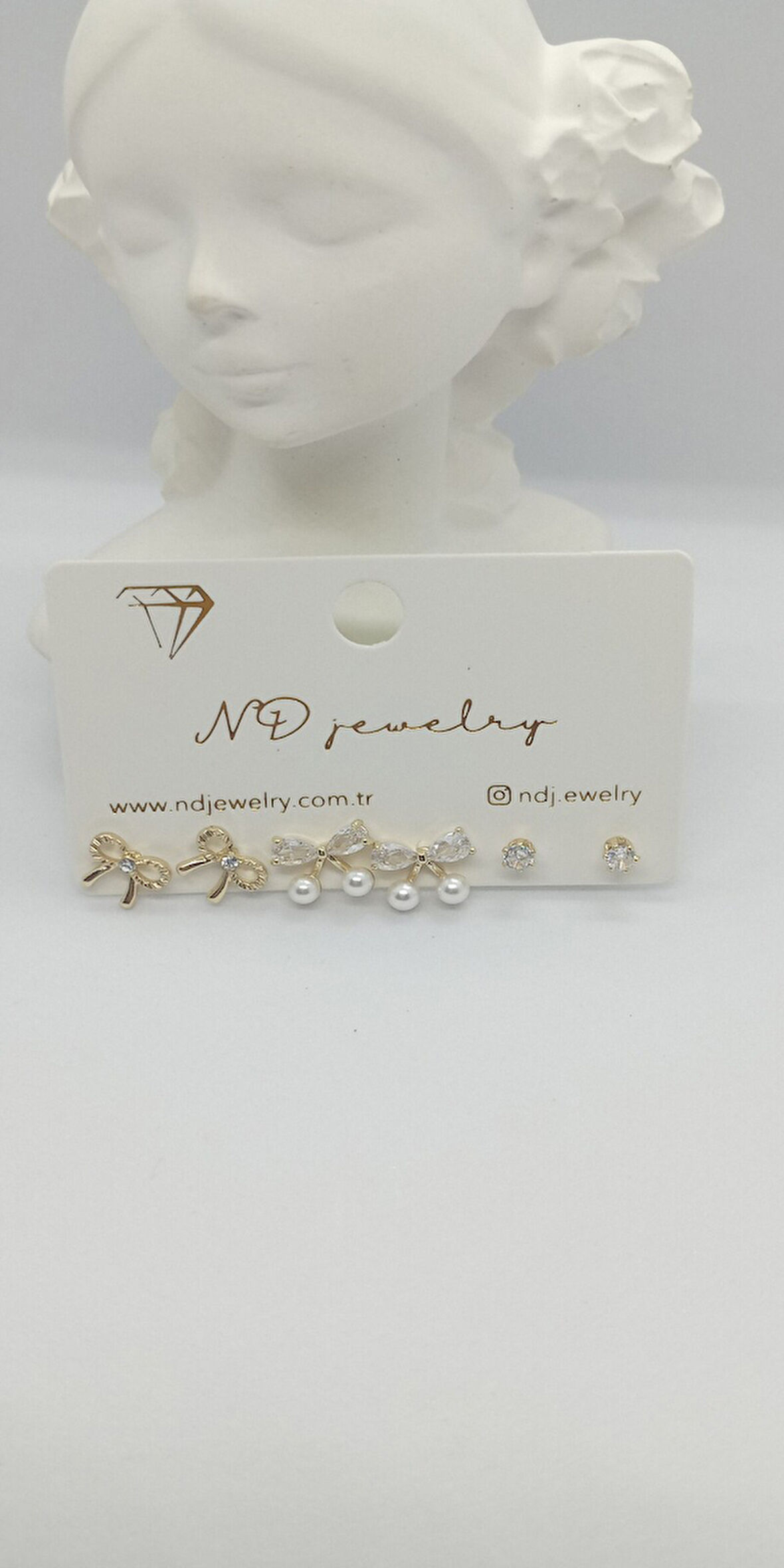 Gold Renk İncili Fiyonk Küpe Seti