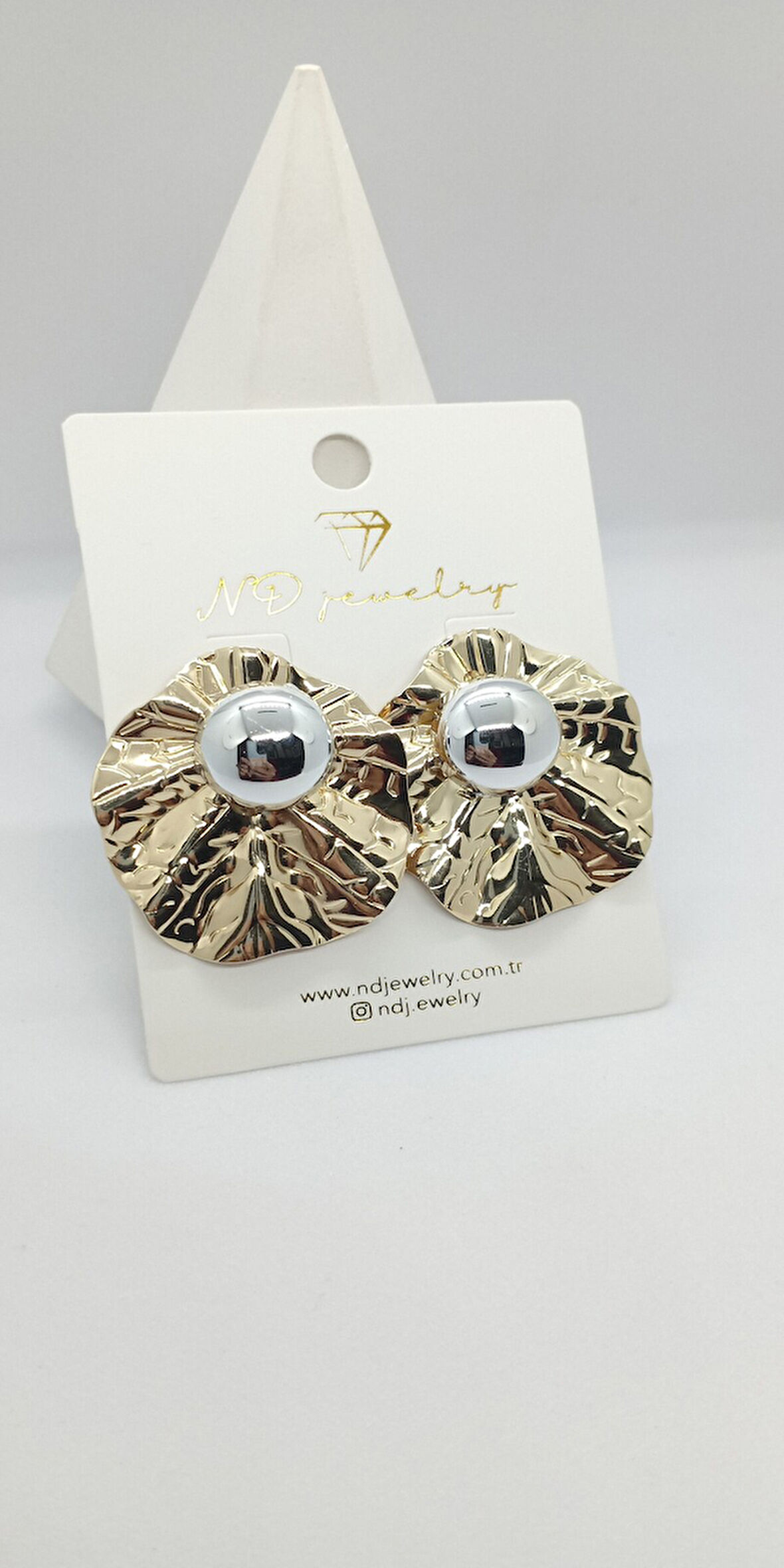 Gold Yaprak Desen Silver Düğme Figürlü Küpe