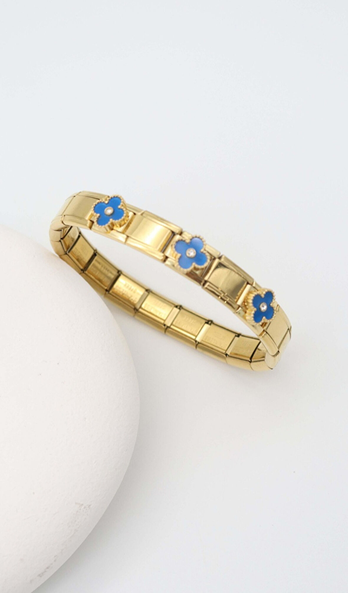 Mavi Yonca Figürlü Gold Nomination Bileklik