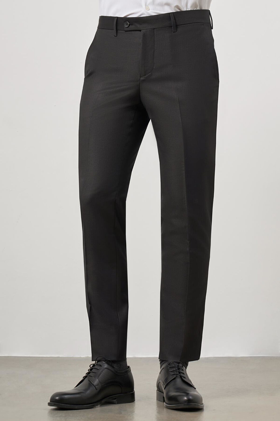 Siyah Düz Bez Ayağı Slim Fit Classic Pantolon 1003245152