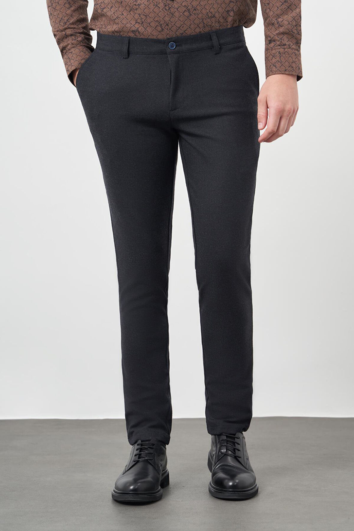 Koyu Lacivert Kendinden Desenli Flannel Esnek Yan Cep Comfort Fit Casual Pantolon 1003245158