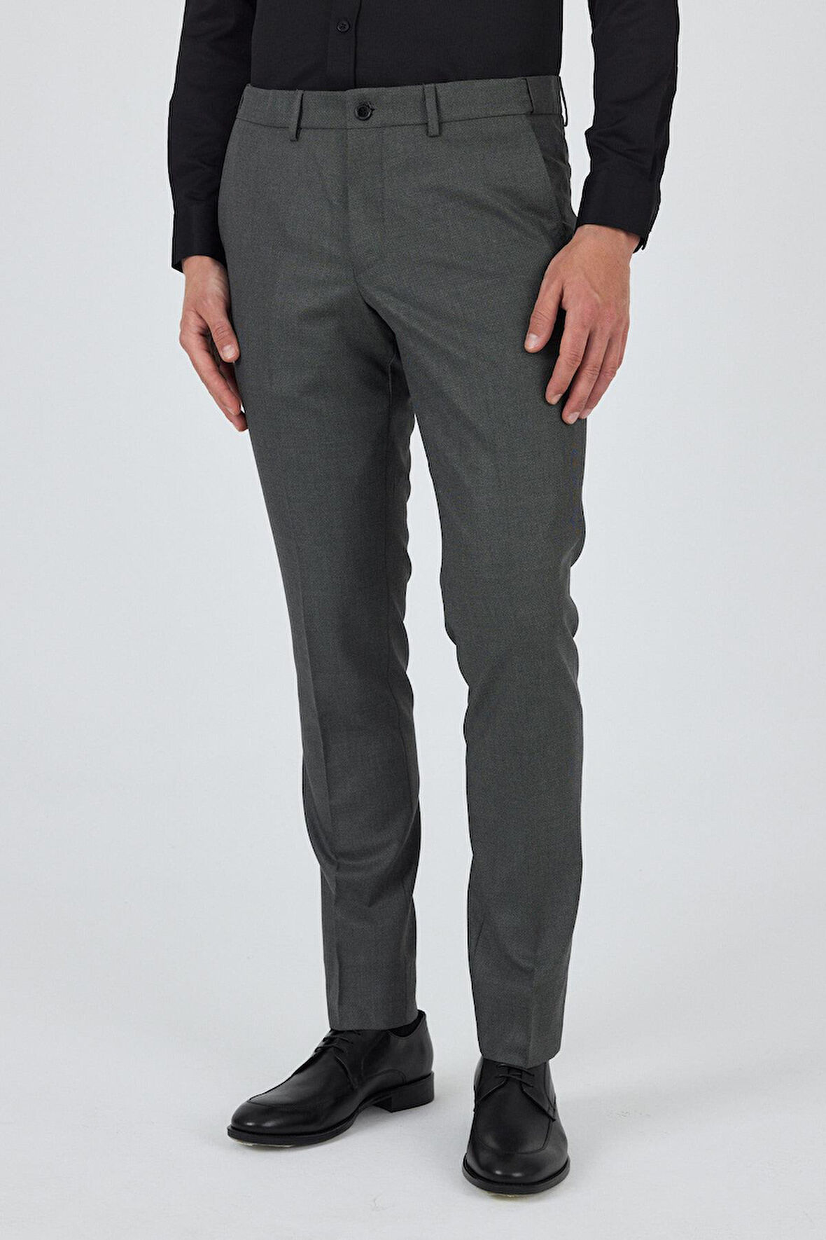 Siyah Filafil Yan Cep Açık Paça Slim Fit Ayarlanabilir Kemer Pantolon 1003250123